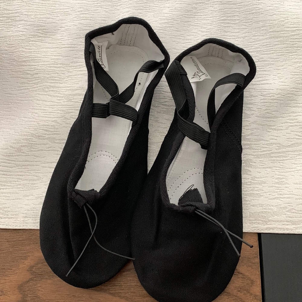 Girls black ballerina 7 NEW